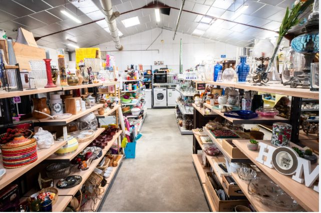 Ouverture de votre recyclerie,vide grenier permanent  à Cognac au mois d octobre